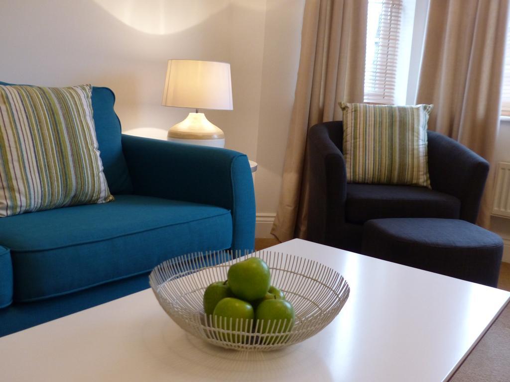 St Raphael House, City Centre Charming Apartments Basingstoke Kültér fotó
