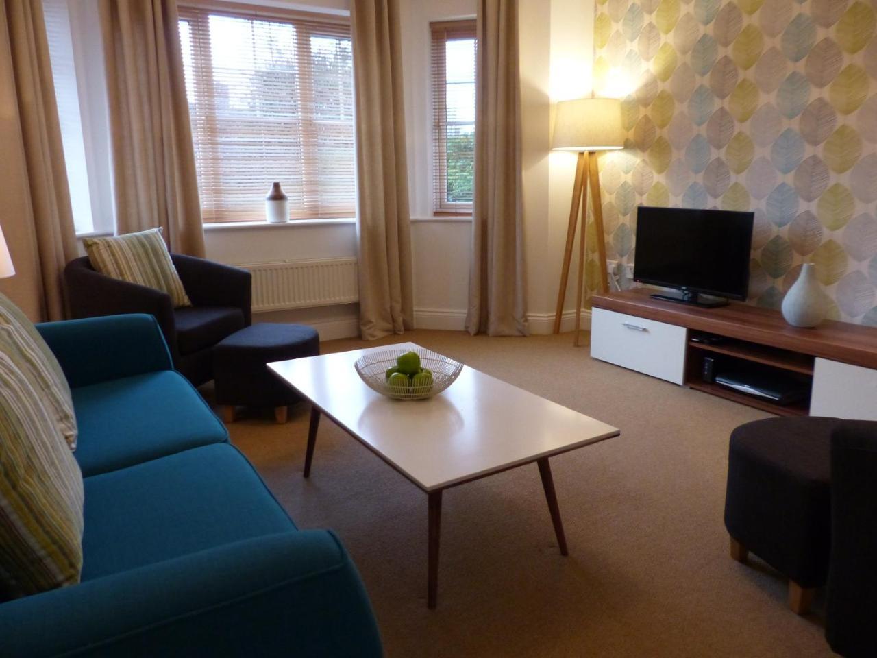 St Raphael House, City Centre Charming Apartments Basingstoke Kültér fotó